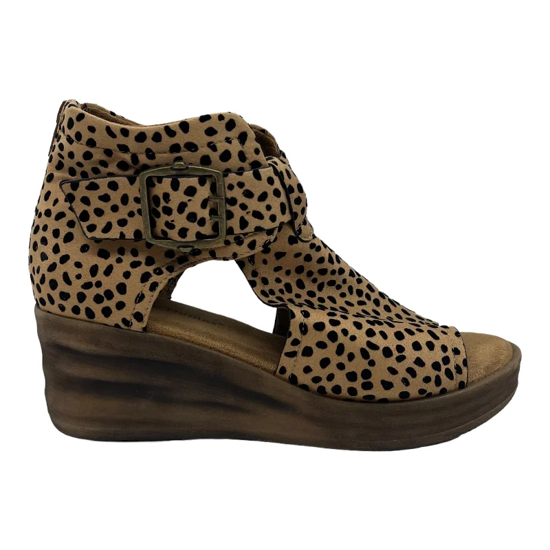 Refined Details ANIMAL PRINT SANDALS HEELS WEDGE by PIERRE DUMAS Size:8