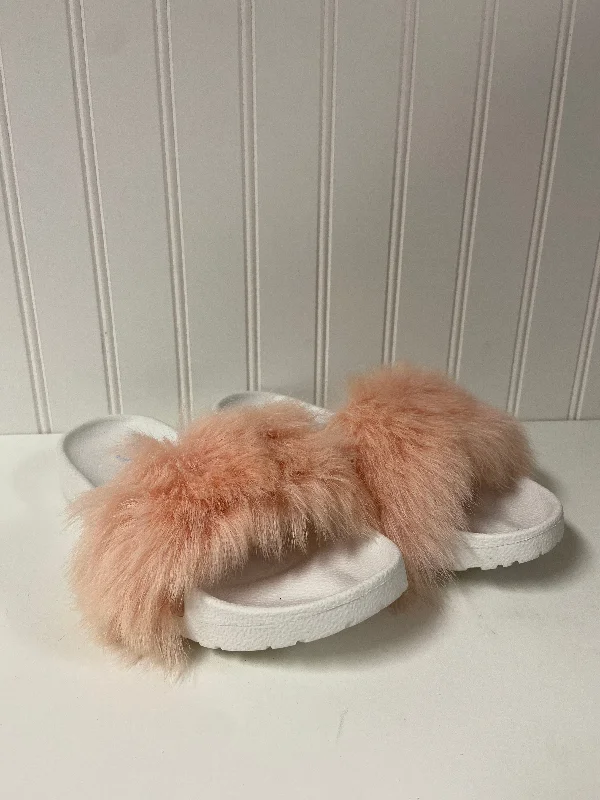 Luxe Influence Pink & White Sandals Designer Ugg, Size 6