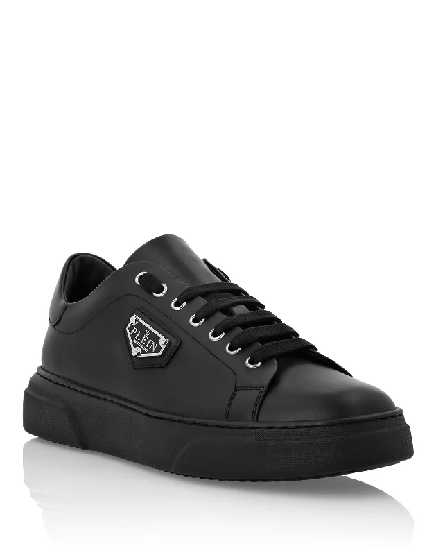 Bold Detailing Lo-Top Sneakers Iconic Plein