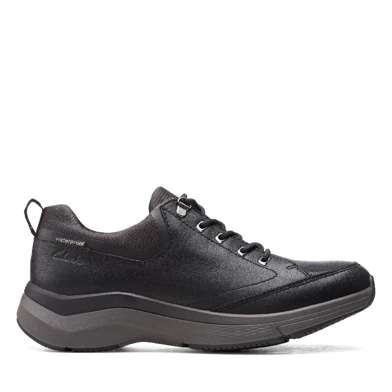 Timeless Beauty Clarks Wave 2.0 Vibe in Black Leather