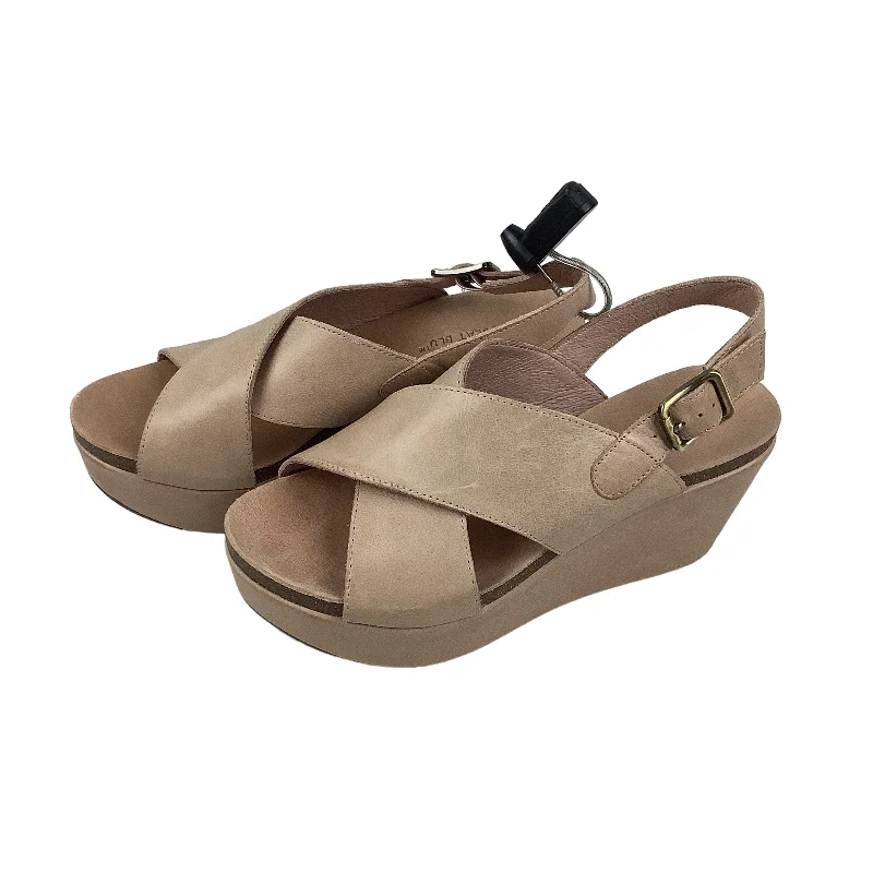 Striking Patterns Tan Sandals Heels Wedge Cmc, Size 6