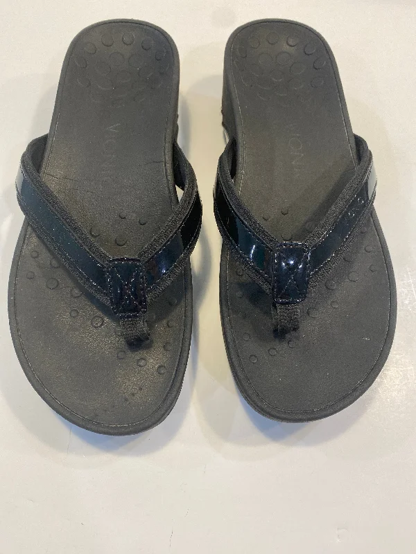 Fashion Icon Black Sandals Flip Flops Vionic, Size 8