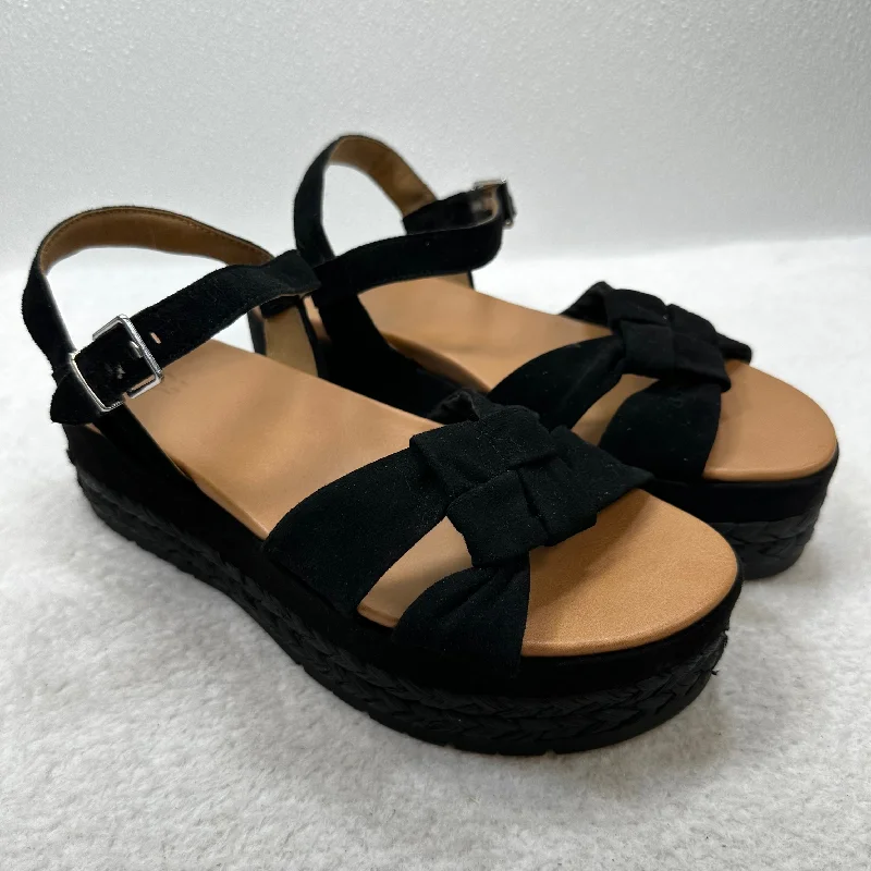 Bold Detailing Black Sandals Heels Block Ugg, Size 9
