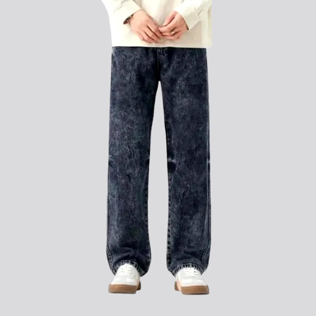 Fashionable mid-rise baggy men's jeans