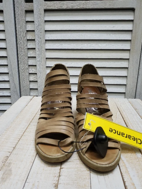 Luxe Elements Brown Sandals Heels Block Naughty Monkey, Size 8