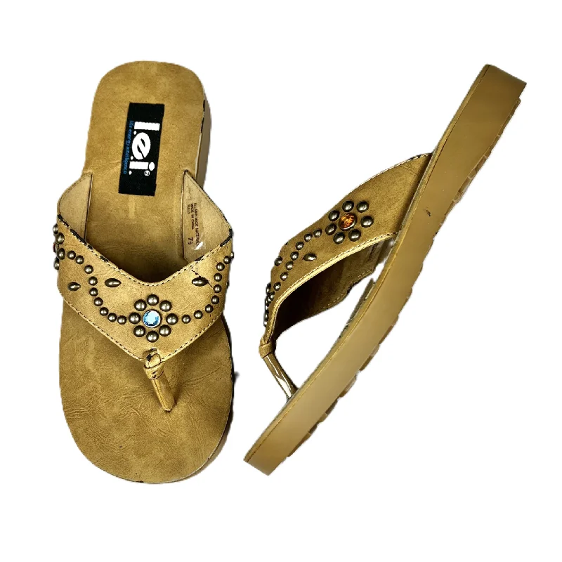 Subdued Elegance Brown Sandals Flip Flops By Lei, Size: 7.5