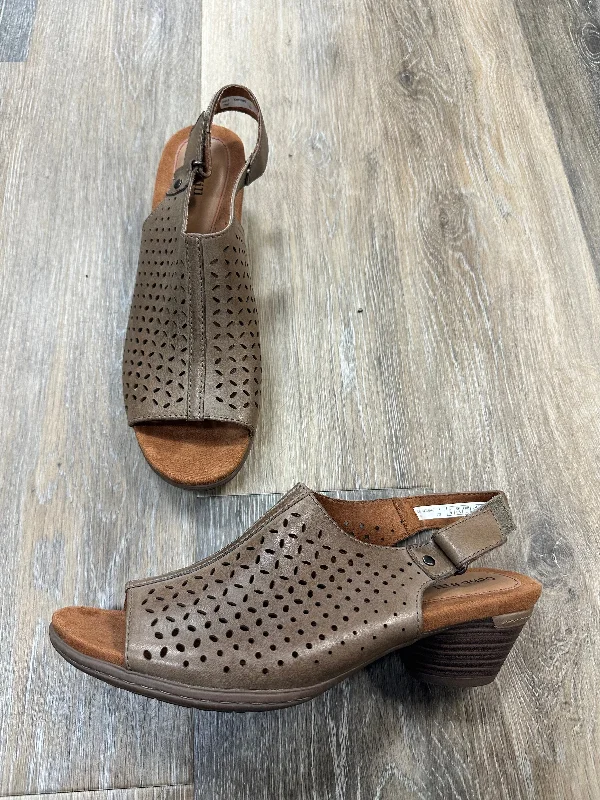 Romantic Detailing Brown Sandals Heels Block Cobb Hill, Size 9
