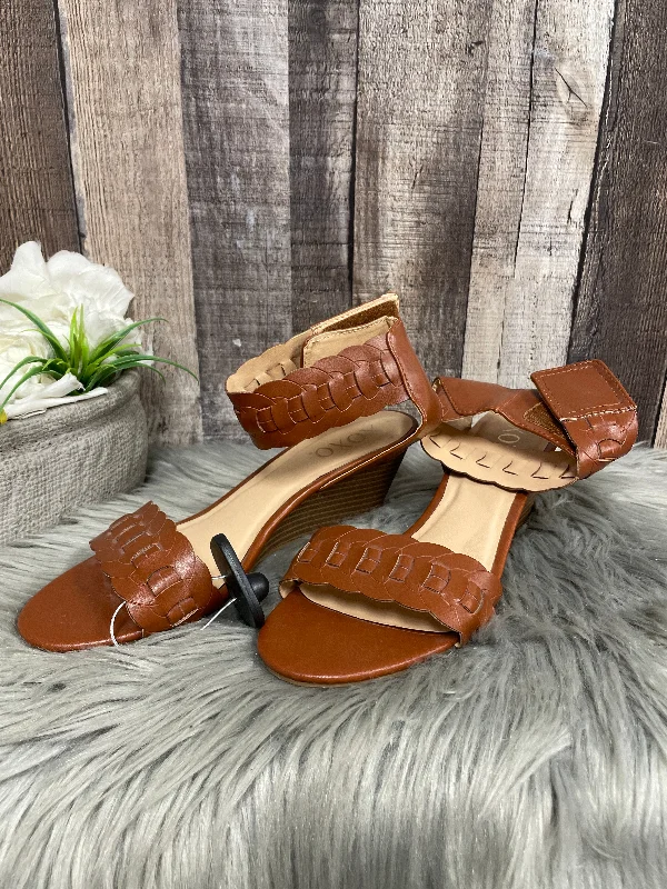 Fashion Enthusiast Brown Sandals Heels Wedge Xoxo, Size 8.5