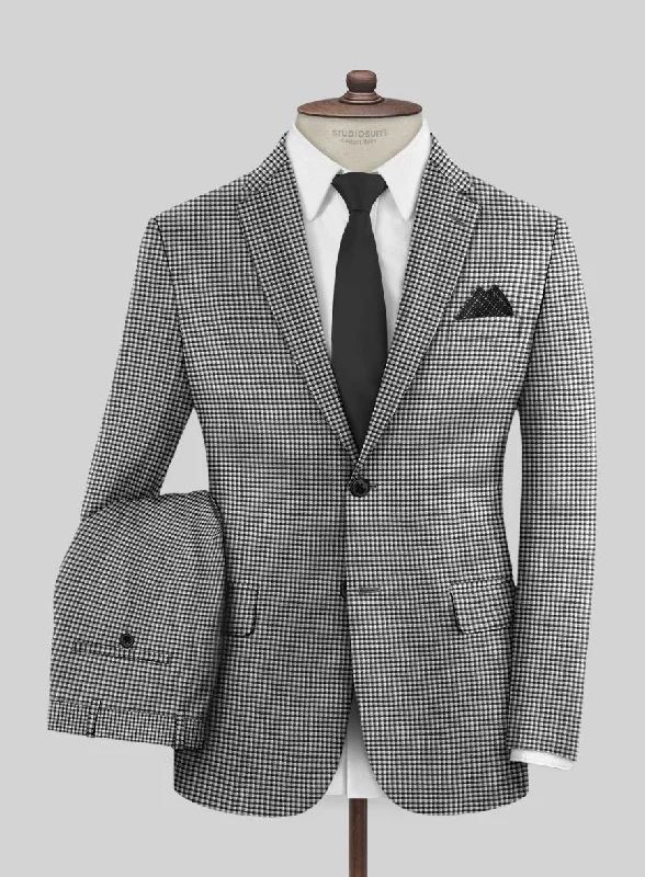 Reda Beltra Black Checks Wool Suit