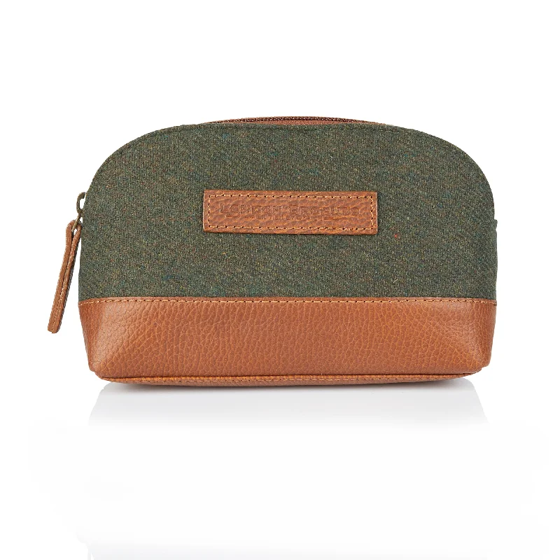 Runway Ready Green Tweed and Leather Washbag