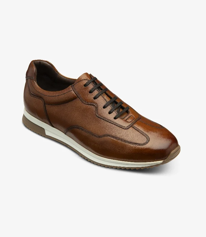 Fashion Enthusiast LOAKE Linford - Leather Sneakers - Chestnut