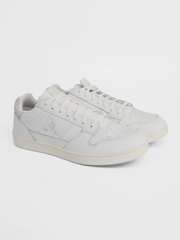 Everyday Chic Men's Brand Logo Embroidered Sneakers,White