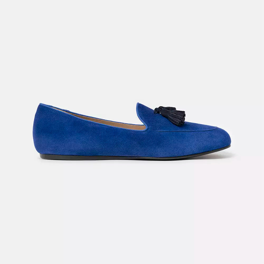 Contemporary Twist Charles Philip Flat Women's Shoe