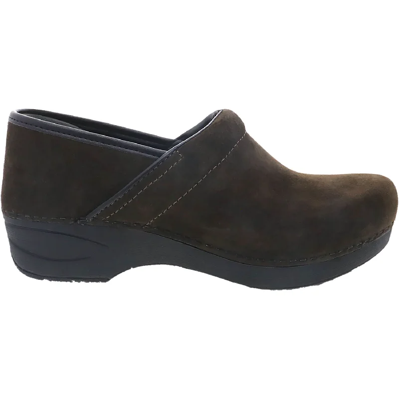 Iconic Appeal Women's Dansko XP 2.0 Chocolate Waterproof Suede